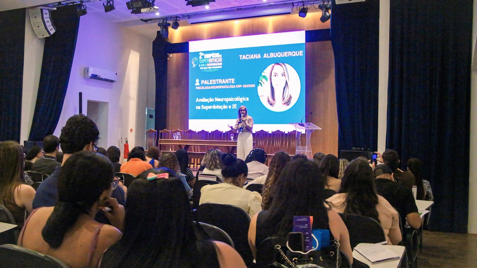 Palestra para o público na Fundação Nilo Coelho